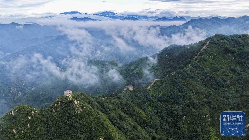 壮美的长城云海