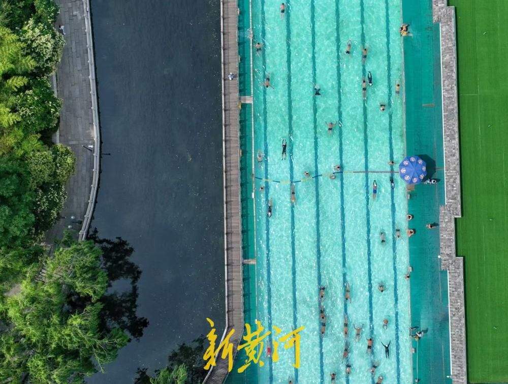 清泉消暑正当时 济南泉水浴场人气旺