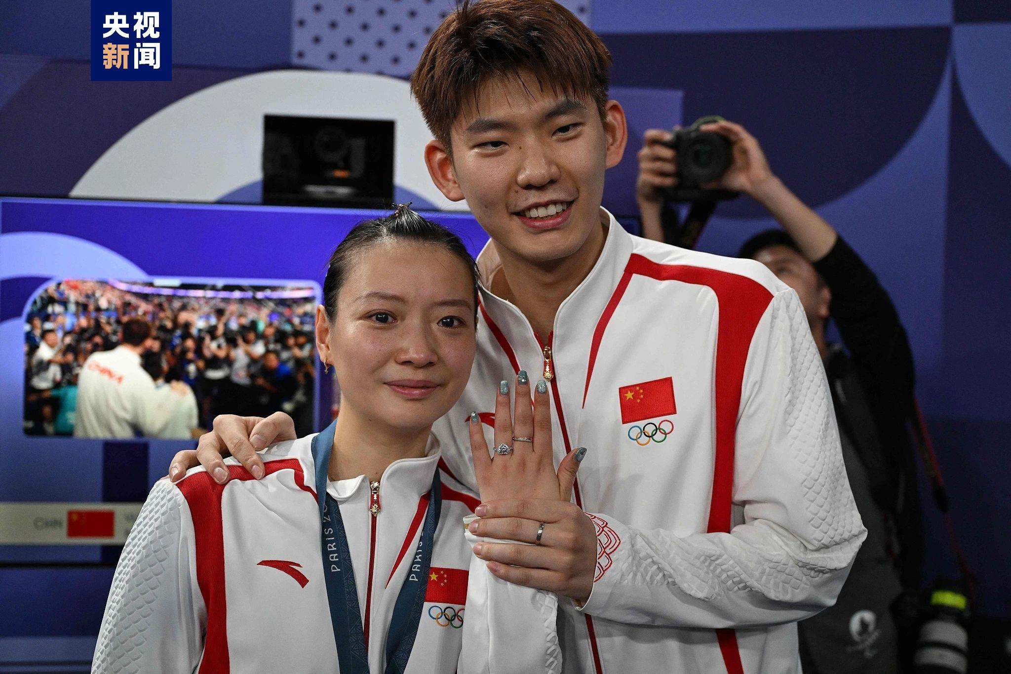 黄雅琼被求婚最着急的人找到了 长焦换短焦的时候求婚已经收摊了