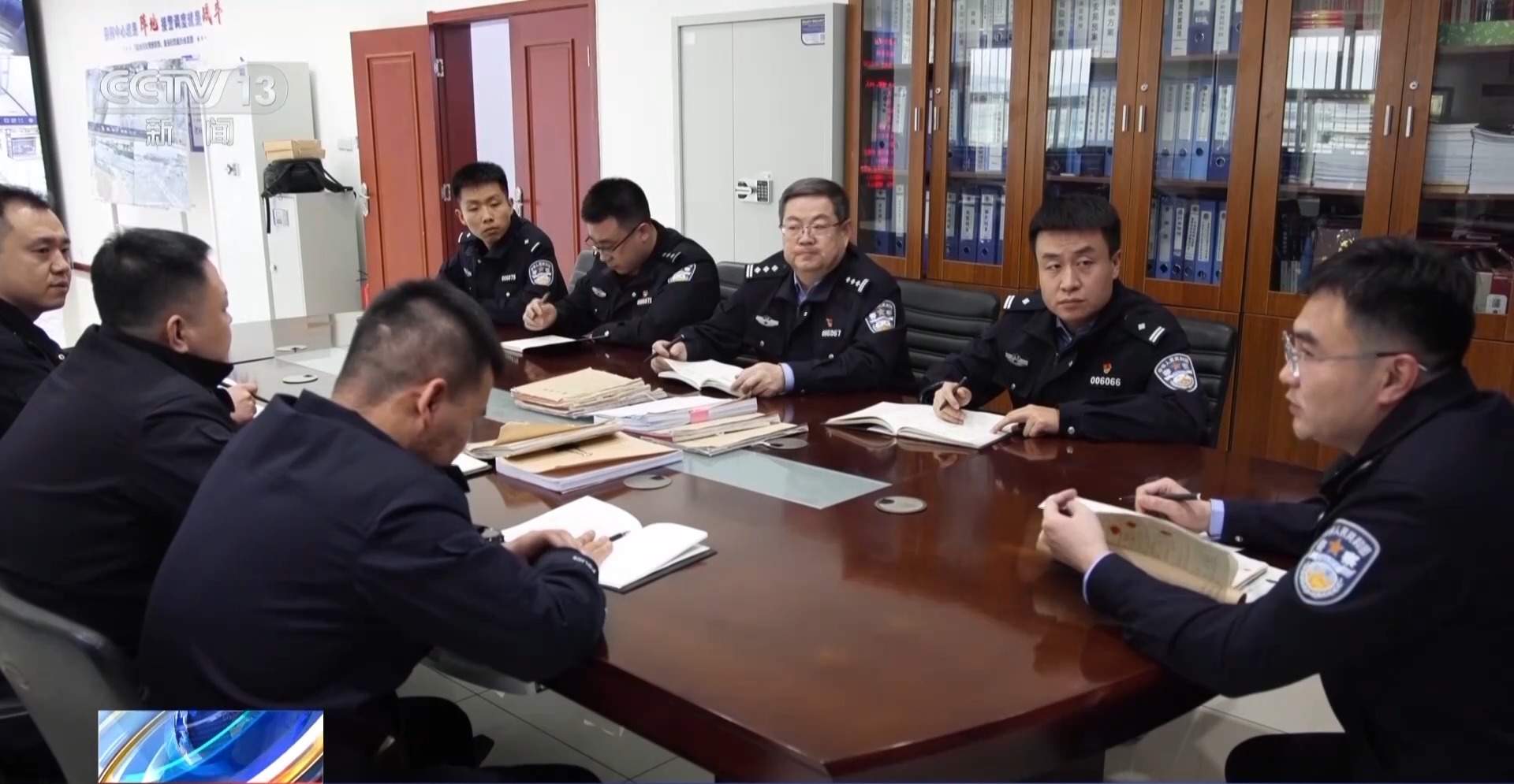 偷了机场114盏灯！没留照片、指纹、DNA的机场大盗被抓