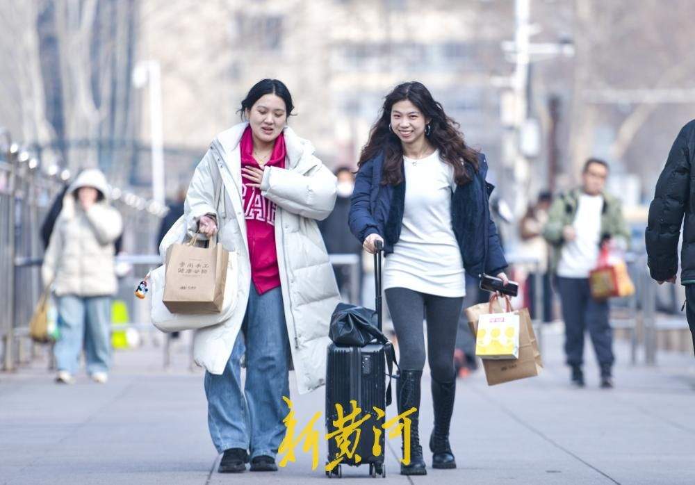 春运今日正式启幕 旅客返乡笑容满载