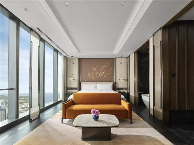 山海为邻，云上筑府：青岛美高梅华府酒店焕新启幕