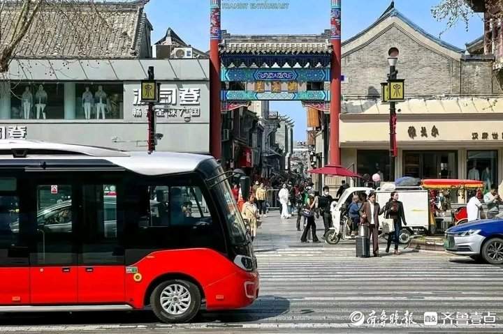 两年开通25条“宝宝巴士”，济南公交的“经济账”和“服务经”