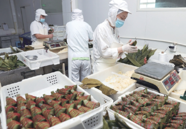 “益康香粽”再登“济南舰”慰问子弟兵迎端午