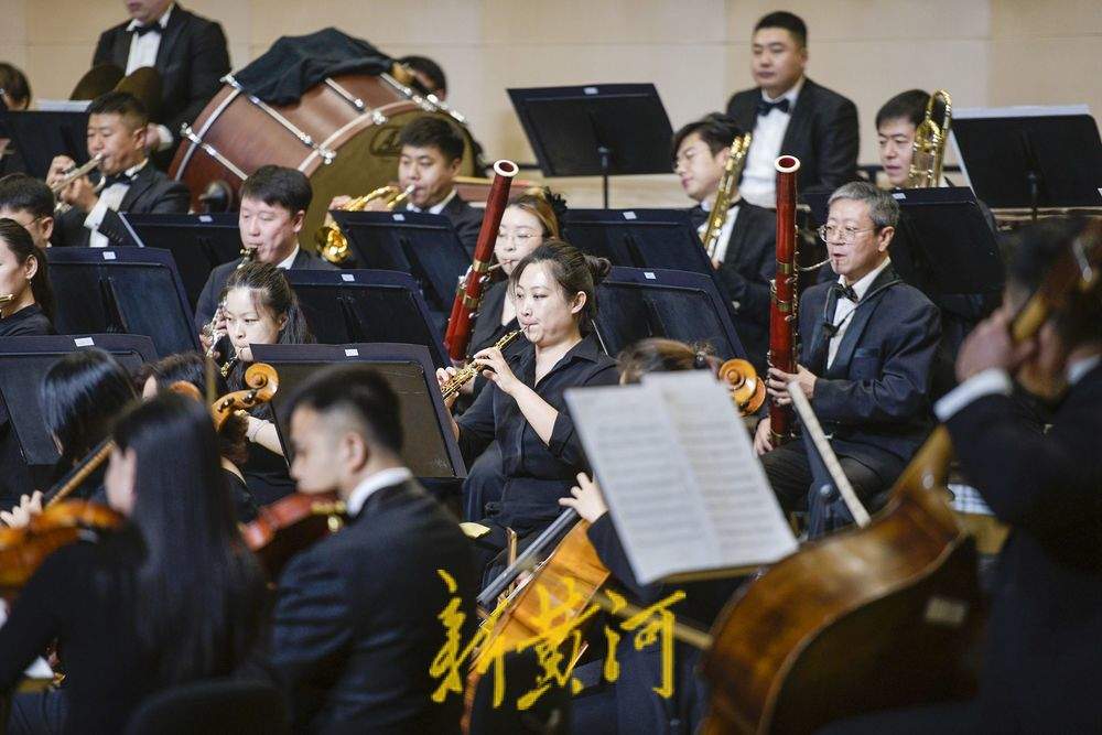济南剧院迎来首场演出 奏响泉城之秋交响音乐会