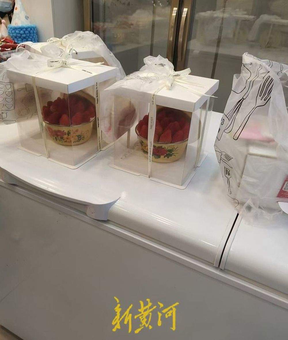 搪瓷盆草莓蛋糕走红，济南有蛋糕店月销超千盆