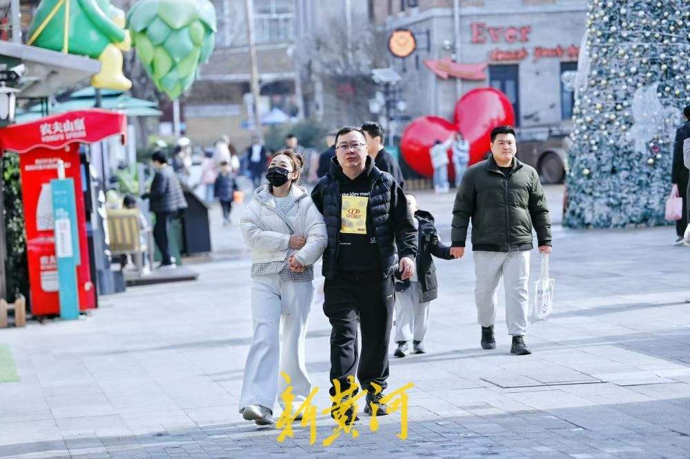 春节前夕泉城暖意浓，老商埠街区成遛娃好地方