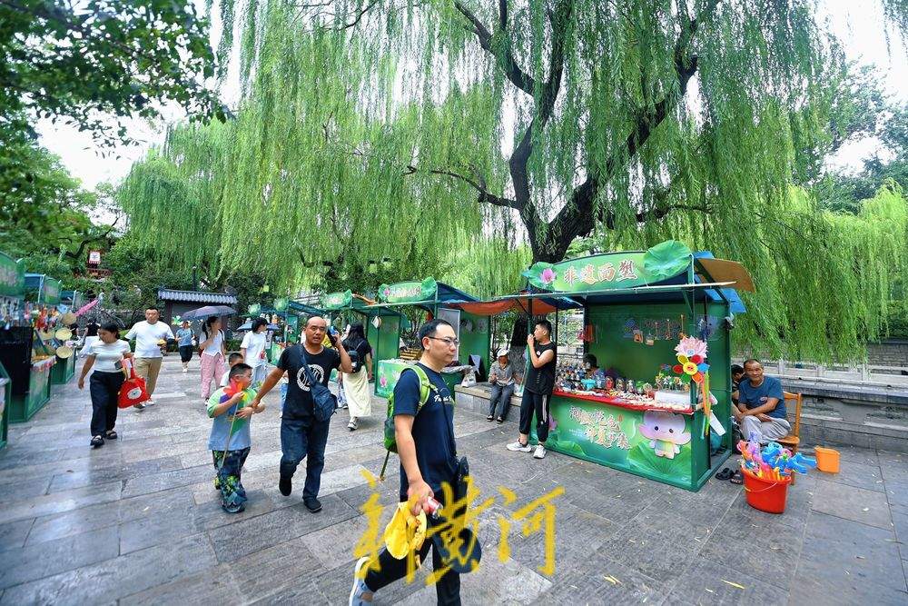 一年四季 泉在济南丨仲夏市集扮靓济南护城河
