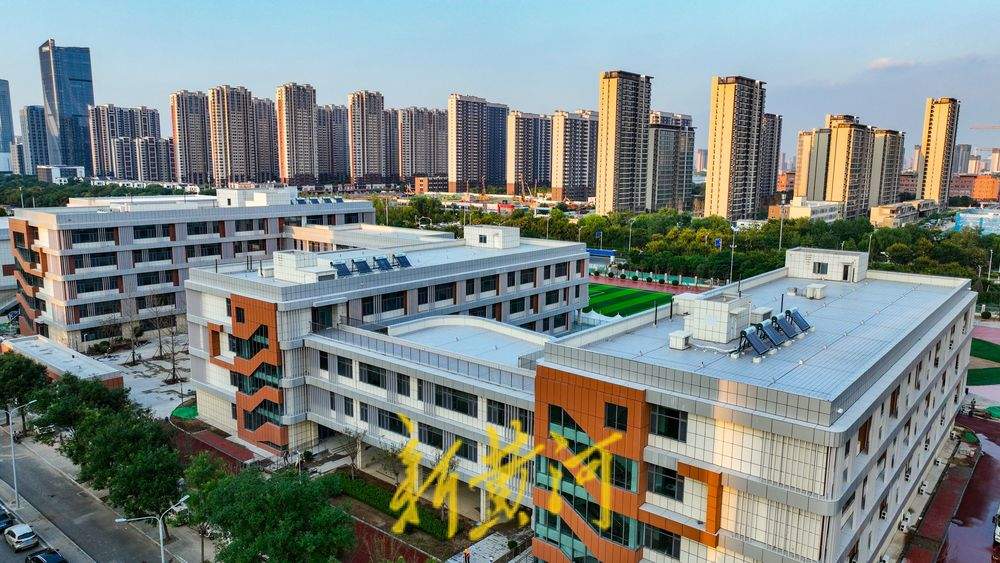 西客站片区新校园抢“鲜”看 新学期将迎首批新生