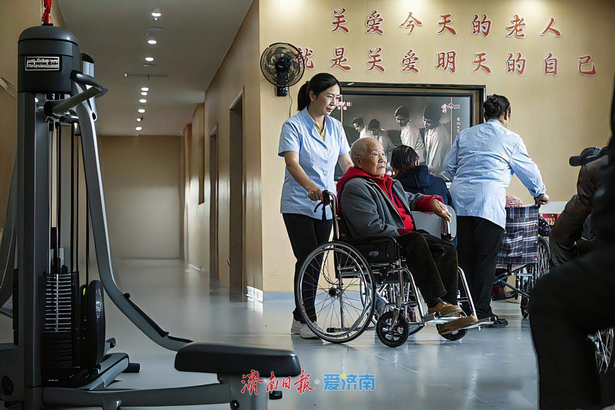 “养老服务师”入编新职业 “专业儿女”，正在敲门！