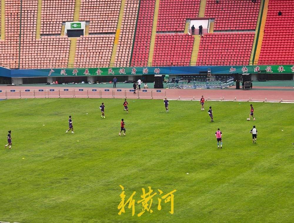 备战进入冲刺阶段，齐鲁超赛济南队首次亮相省体