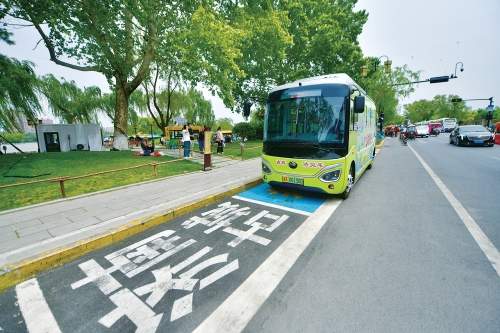 一车联多景！“天下第一泉”古城游览车开通