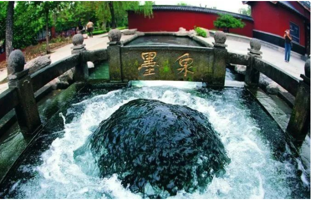 听,泉与城的“美妙共鸣”