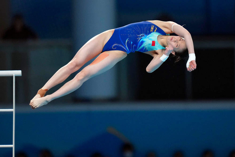 跳水世界杯总决赛｜中国队包揽次日金银牌 陈芋汐获女单10米台冠军