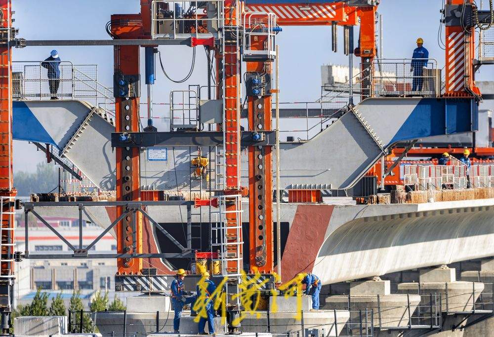 济滨高铁济南东特大桥跨既有线架梁Ⅲ级封锁施工顺利完成