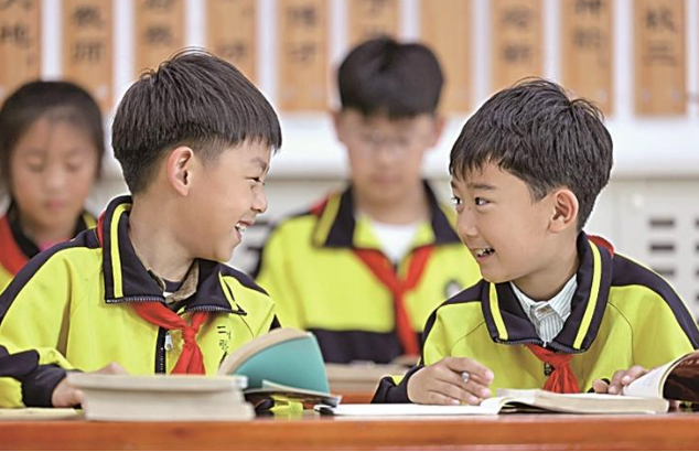 当网络梗溜进校园 如何让孩子“好好说话”