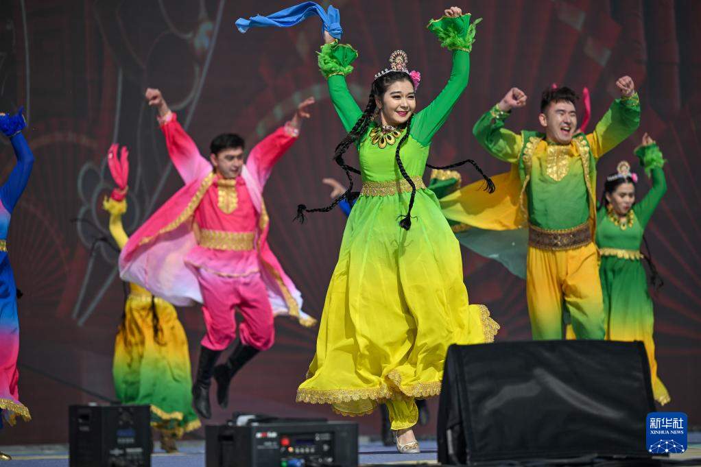 新疆吐鲁番：赴一场杏花之约