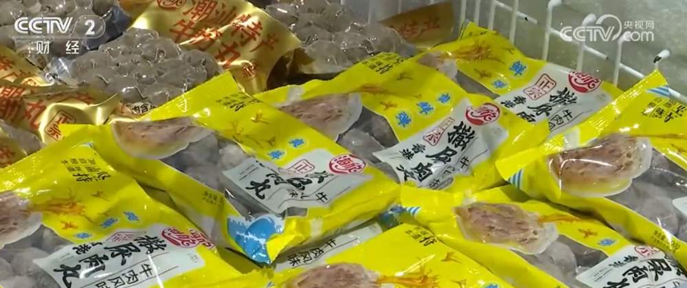 居民“菜篮子”持续上新供应足 新年消费市场红红火火“热气腾腾”