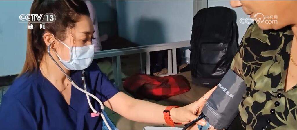 强降雨致吉林蛟河数千名群众转移 集中安置点内村民生活平稳有序