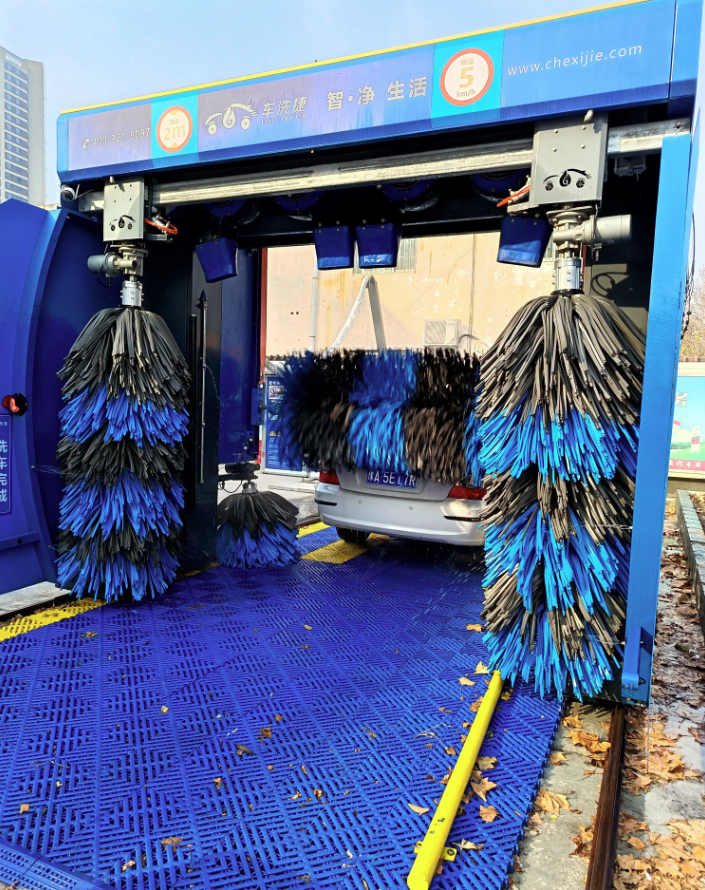 人工vs机器：洗车行老板亲述引入全自动设备后的营收变化