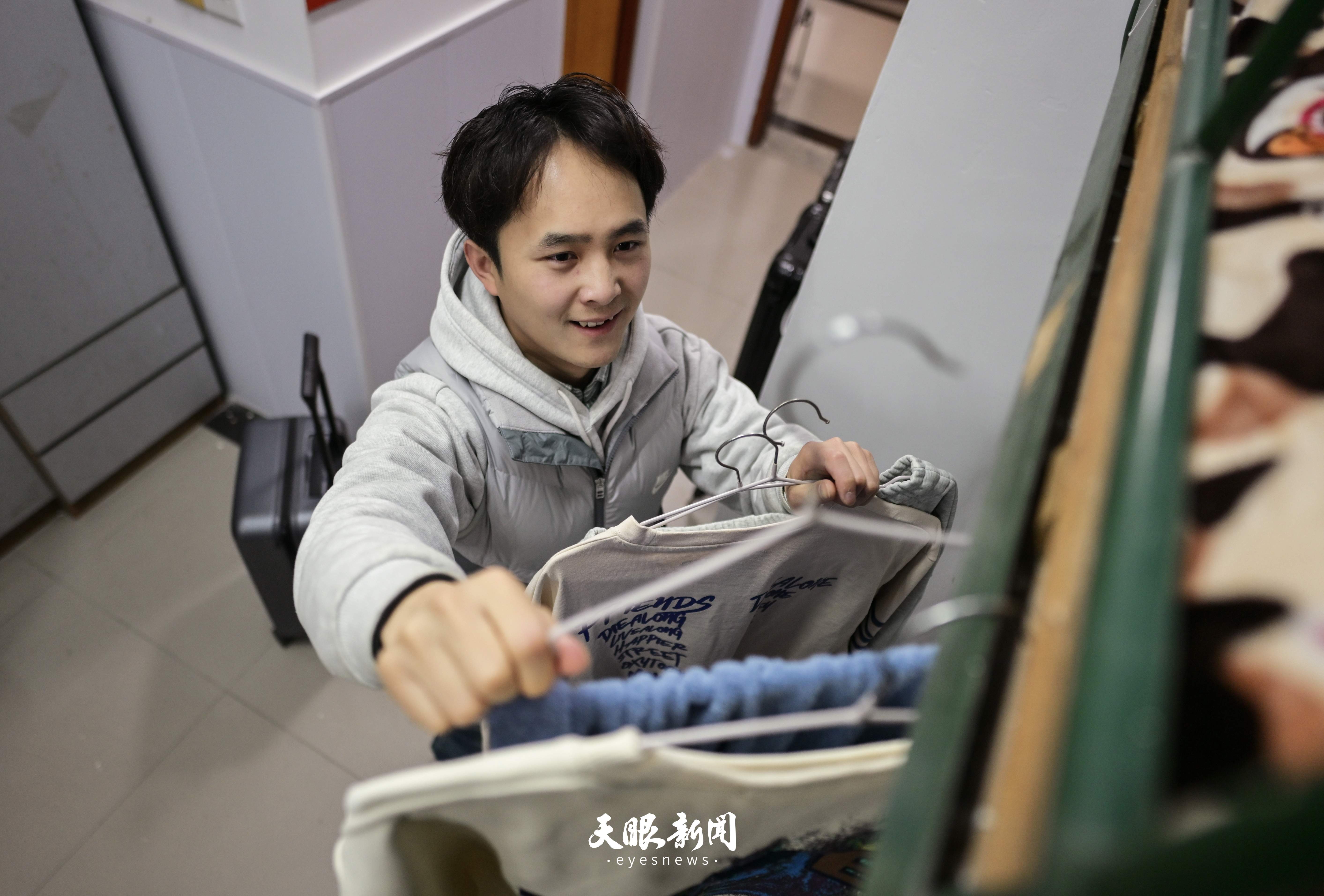 【新春走基层】一趟开往春天的列车——浙江返黔公益专列跟车记