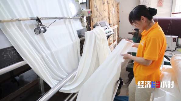 防晒服配从小众走向千亿级市场，背后藏着哪些“科技感”？