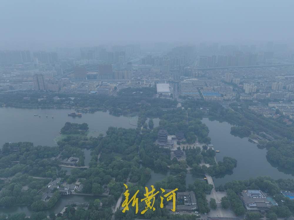 盛夏细雨中，邂逅大明湖水墨氤氲的夏日浪漫