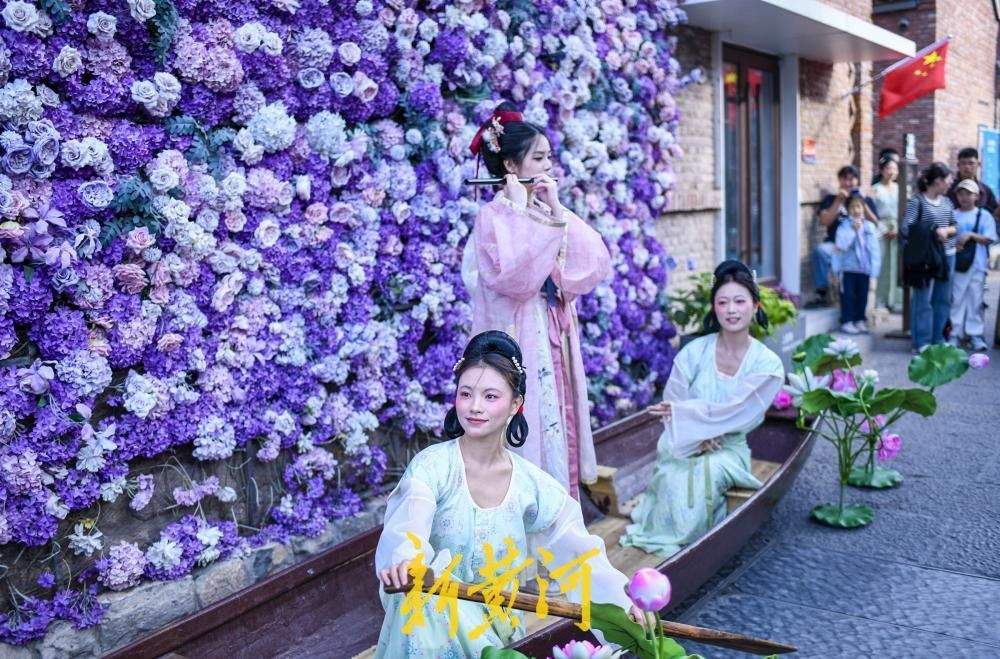 一年四季 泉在济南丨济南百年老街上新街变身“微剧场” 李清照《如梦令》街巷间上演