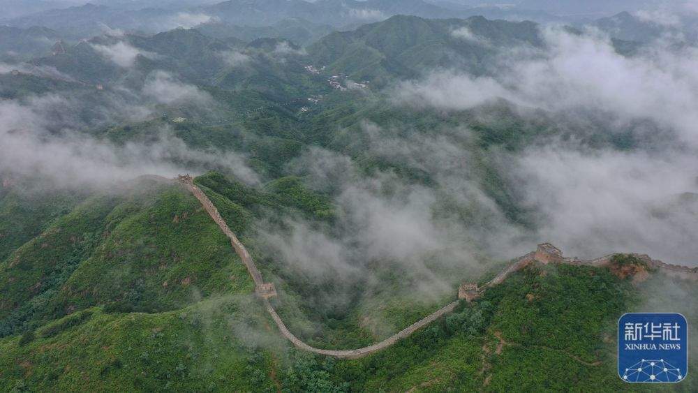壮美的长城云海