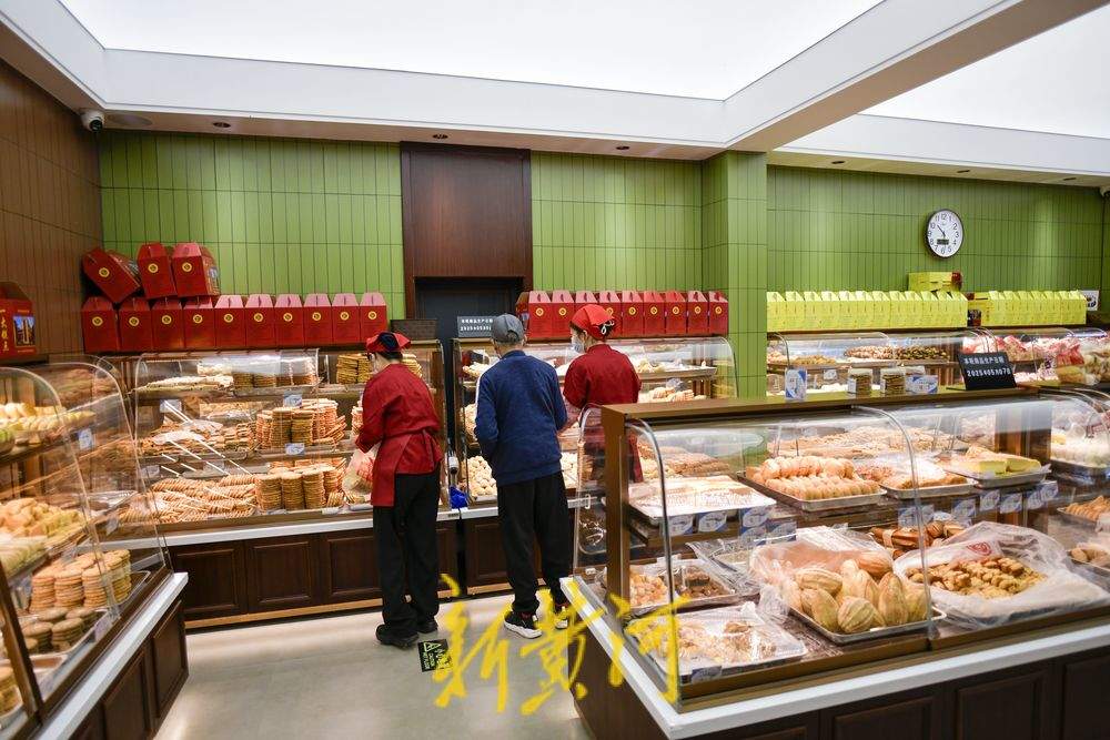 百年老字号搬迁进老街  老店拆除让路地铁建设