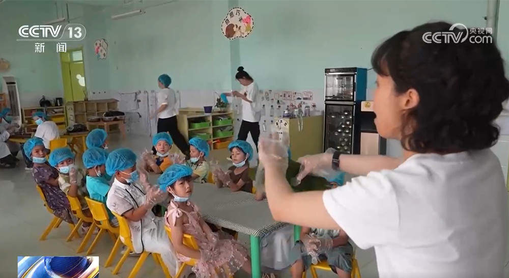 端午将至 入境口岸便捷服务和多彩文旅项目吸引中外游客观光打卡