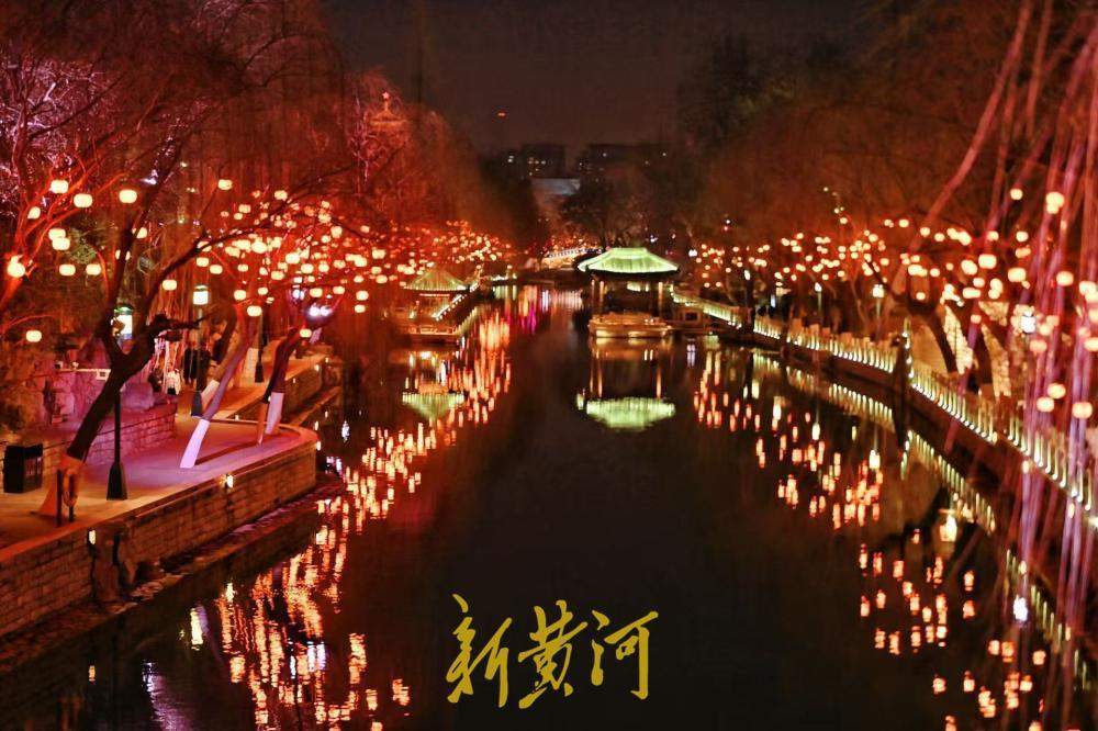 千盏“柿柿如意”灯 点亮济南护城河畔