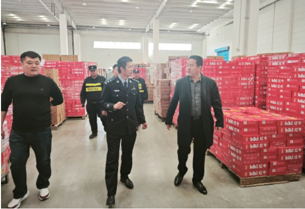 “95后”临港派出所民警陈鑫：“后起之秀”撑起一方安澜
