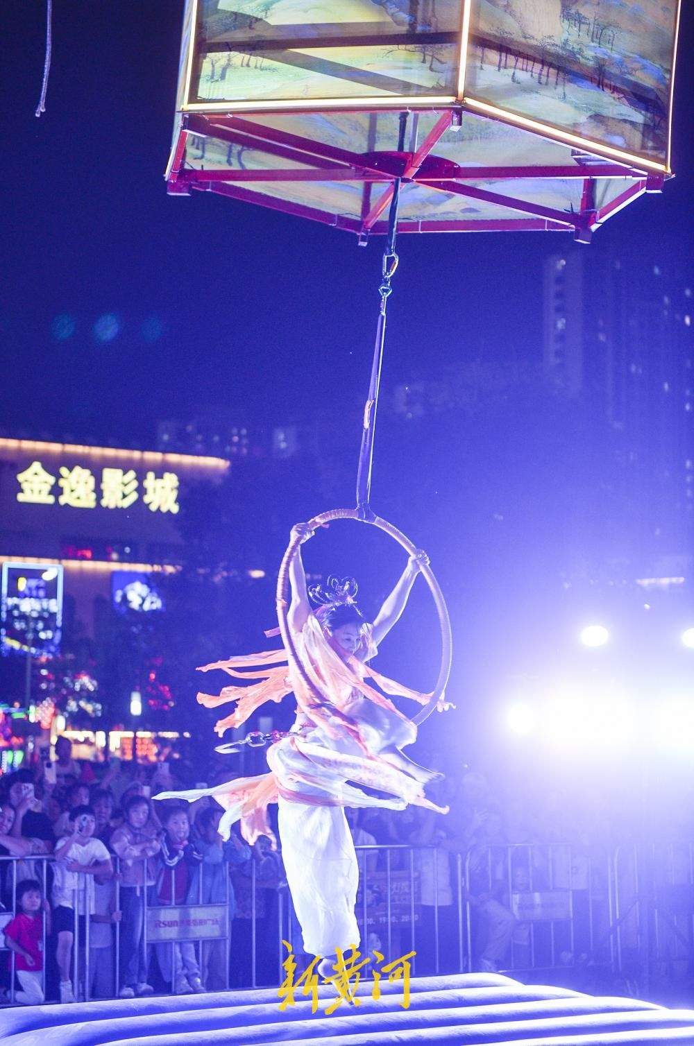 济南中秋文化展演：飞天宫灯“点亮”传统新韵
