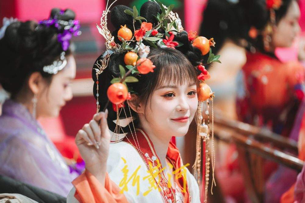 花朝节“十二花神”选拔启动，约百位汉服佳丽展古韵风华