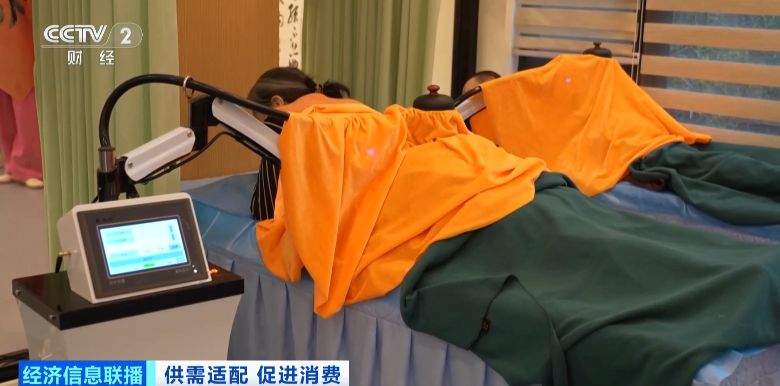 “银发经济”消费升级 按摩机器人、情感陪伴机等受欢迎