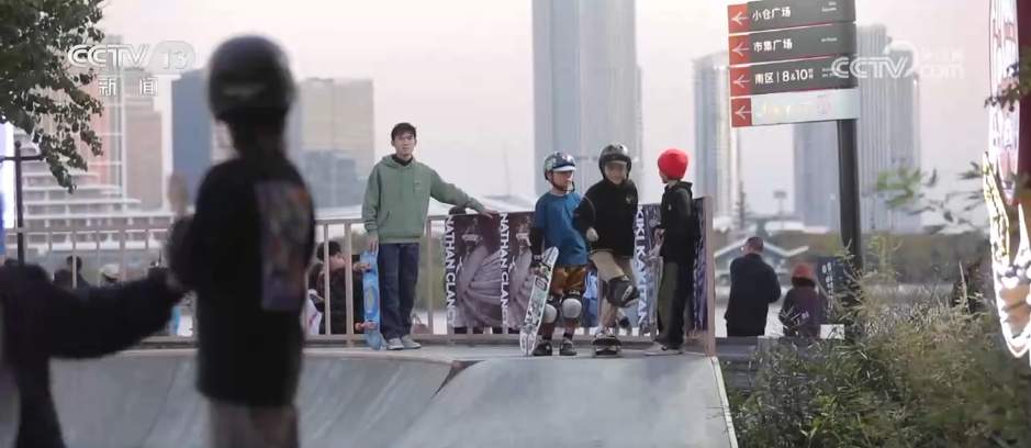 繁华商圈变身运动街区 “体育+”加速“破圈”激活消费新潜力