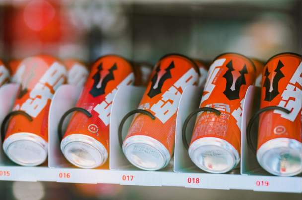 功能饮料能消除疲劳吗？年轻人出游补充能量还得是这个品牌