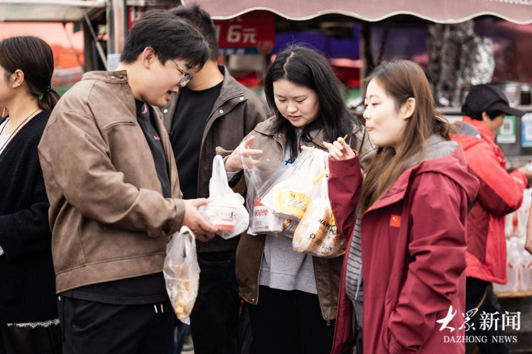 煎包、饺子、糖葫芦……山东“网红”大集到底有多好吃？