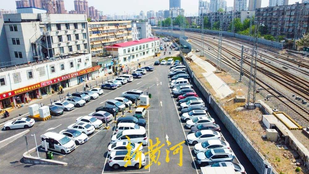 闲置边角地“变身”智慧停车场，济南天桥东新增314个车位
