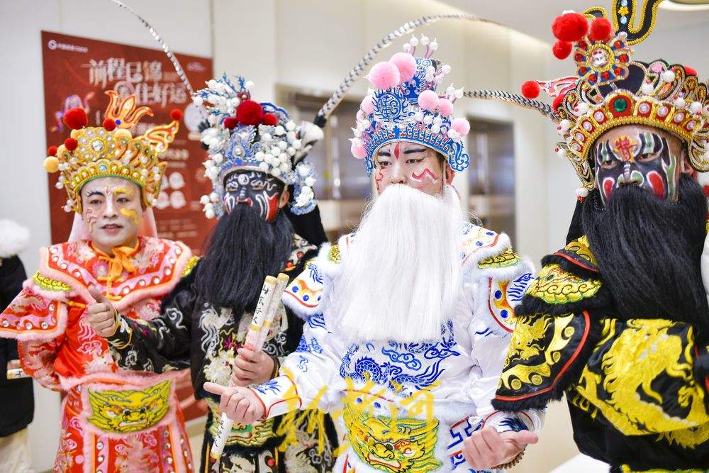 “泉”在济南过大年｜英歌舞新春舞动泉城 脸谱勾勒梁山好汉群像