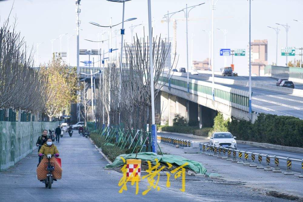 济南经十路施工围挡分批拆除 地铁4号线沿线道路加速“焕新”