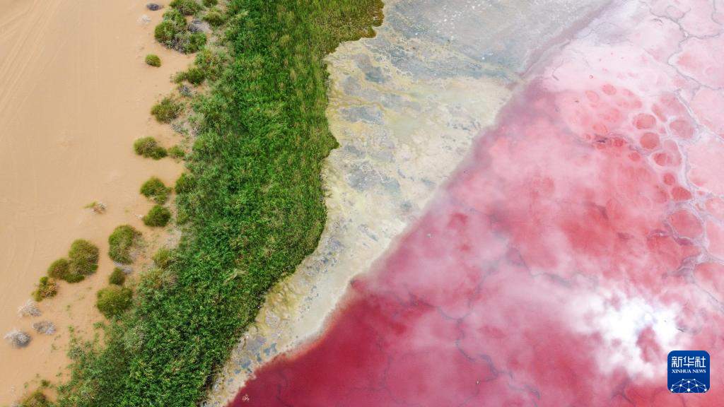 巴丹吉林沙漠—沙山湖泊群申遗成功