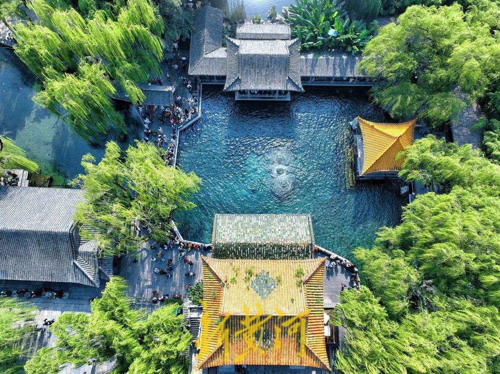 济南趵突泉欢畅喷涌，30.29米刷新近60年以来最高水位