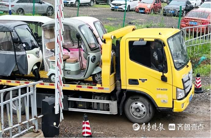 2150元拼出“马路刺客”！骑了20年才知是机动车，济南“老头乐”治理如何破局？