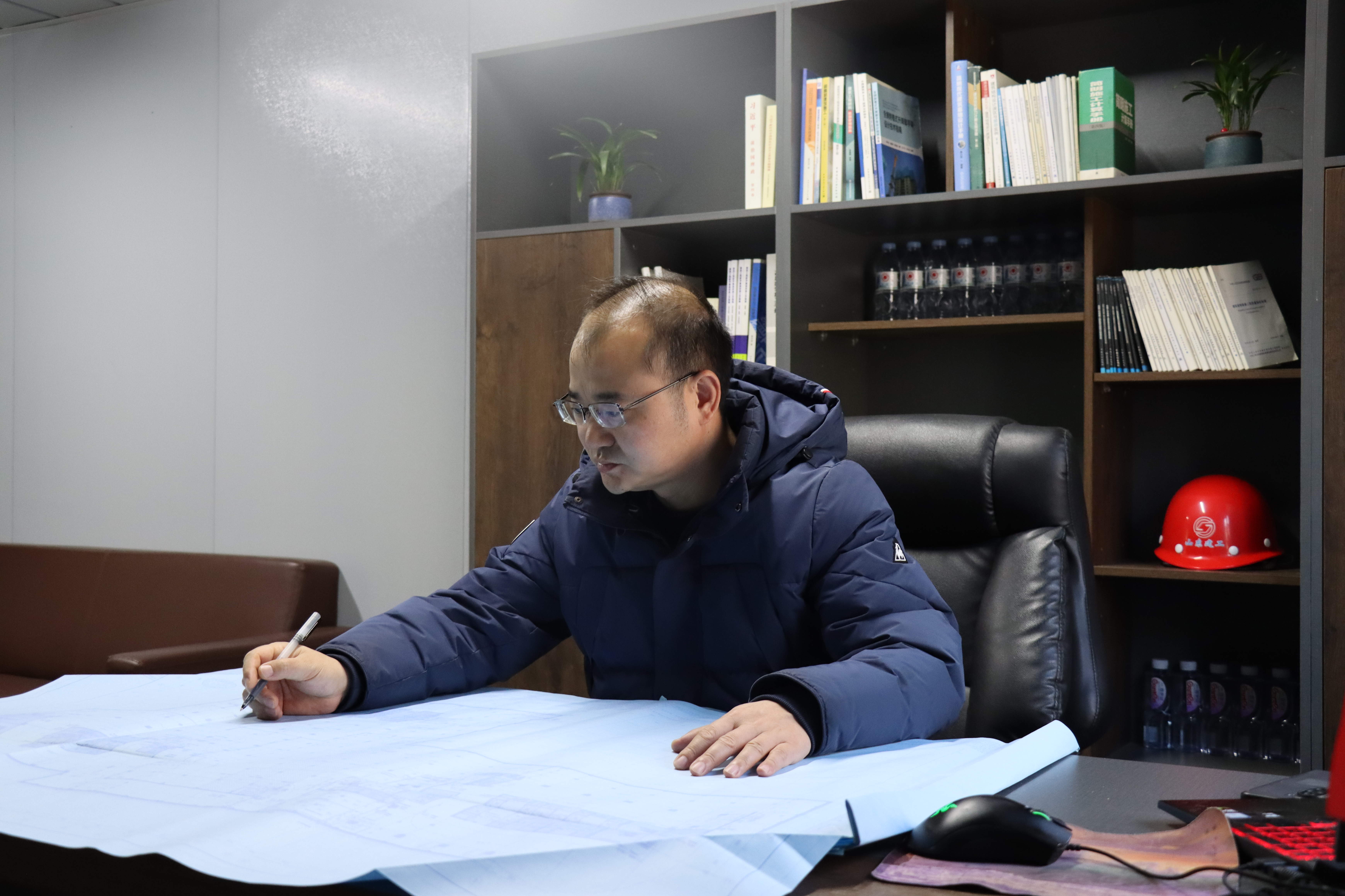 融媒·画像丨历尽千帆，初心如灯——劳模队的优工诀