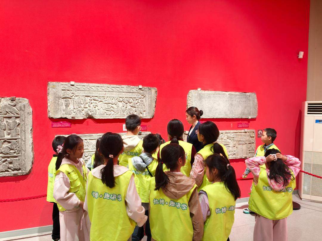 春假落地，把孩子“赶”出 教室之后……