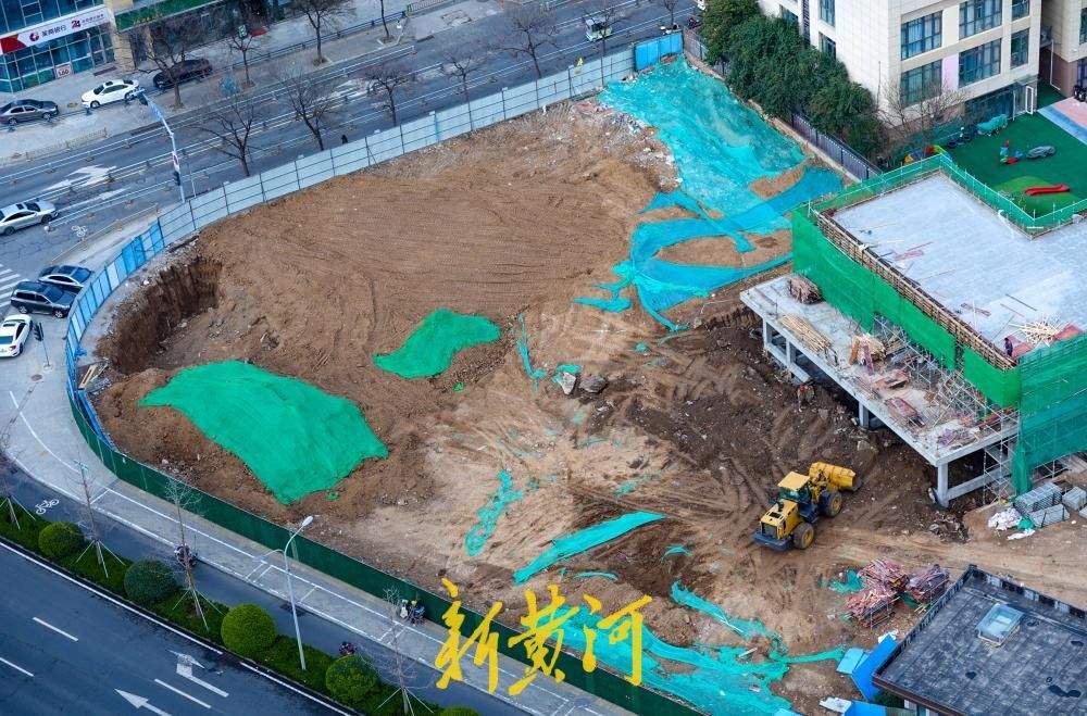 济南西客站片区闲置地块建公园，滑板赛道初具规模