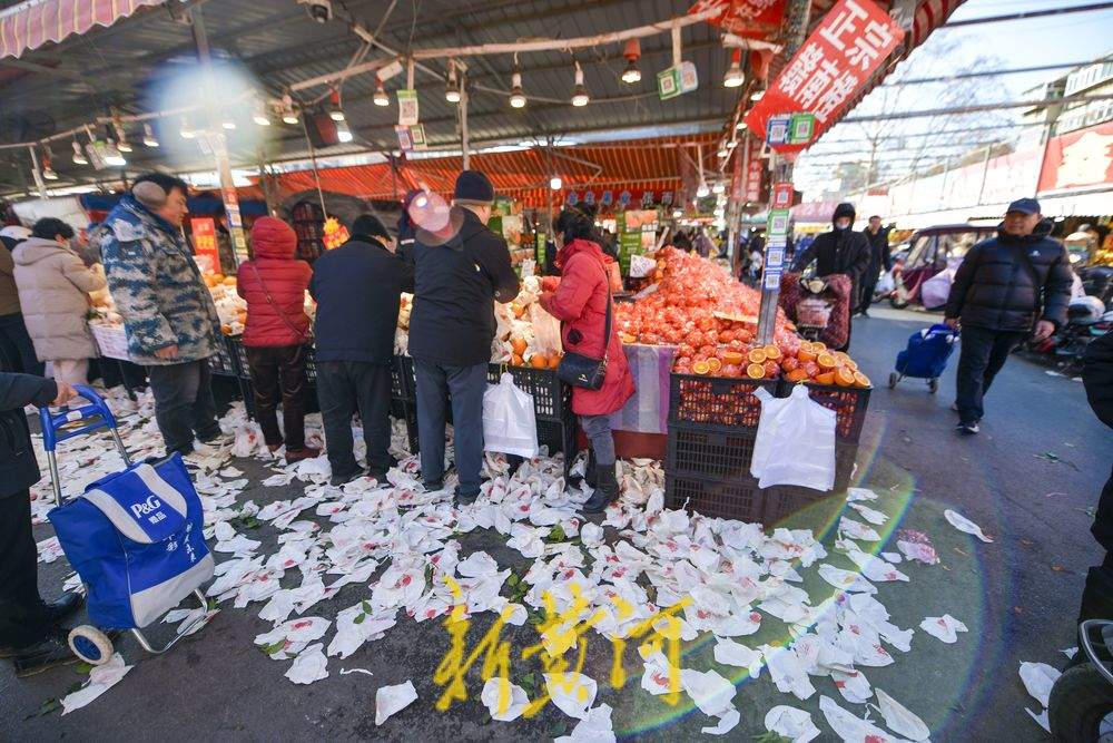 “泉”在济南过大年｜年货采购进入“冲刺”阶段，济南农贸市场“热气腾腾”
