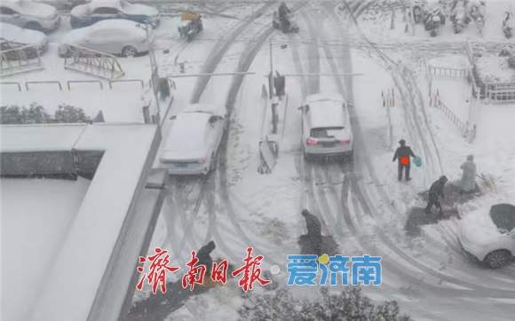 下雪了!济南“大雪花”刷屏